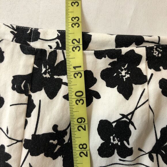 St Johns Bay Capri Pants Women 14 White Black Floral Cotton Stretch Ankle Crop - Picture 8 of 12
